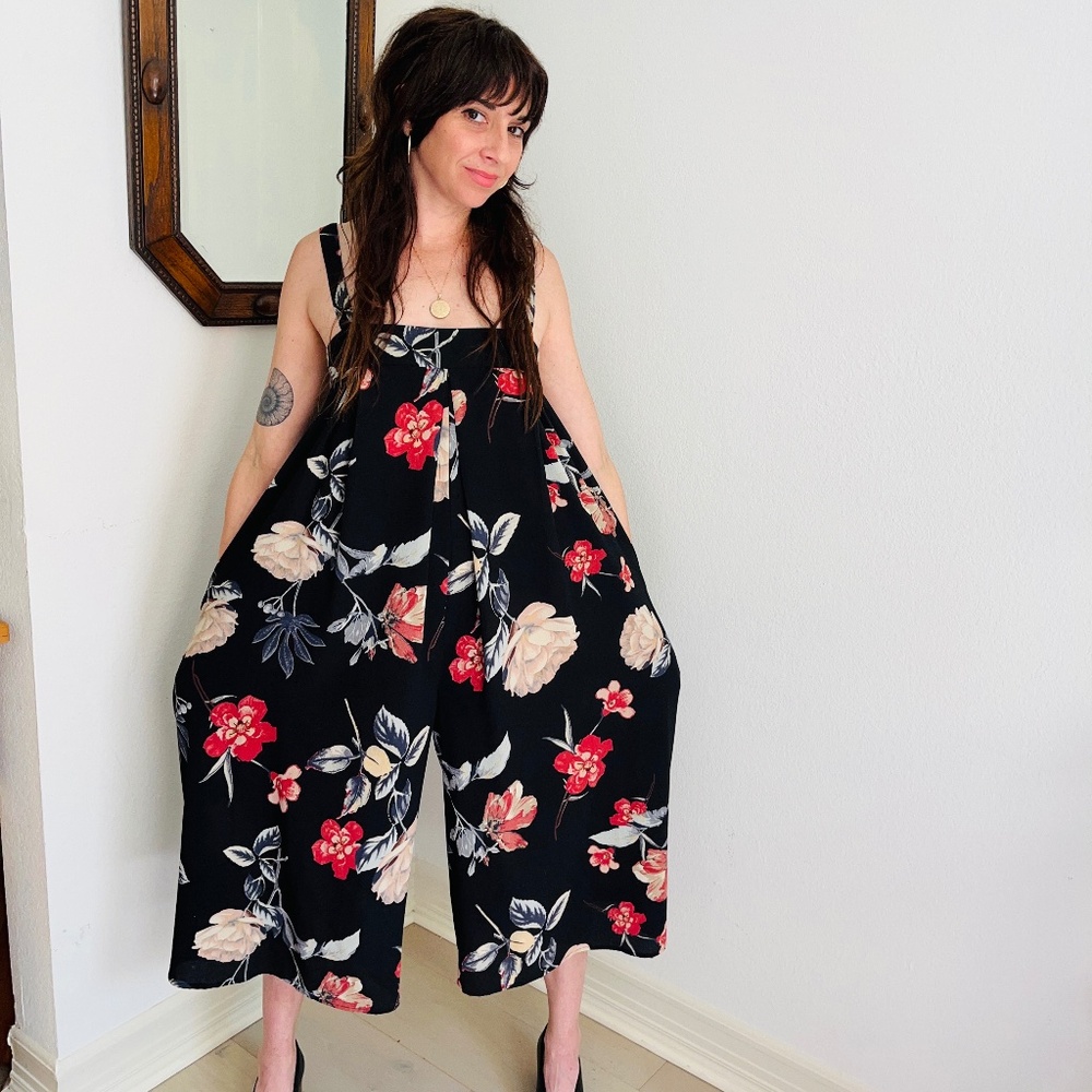 Grade & Gather - Black Floral Cropped Wide Leg Jumper, Small